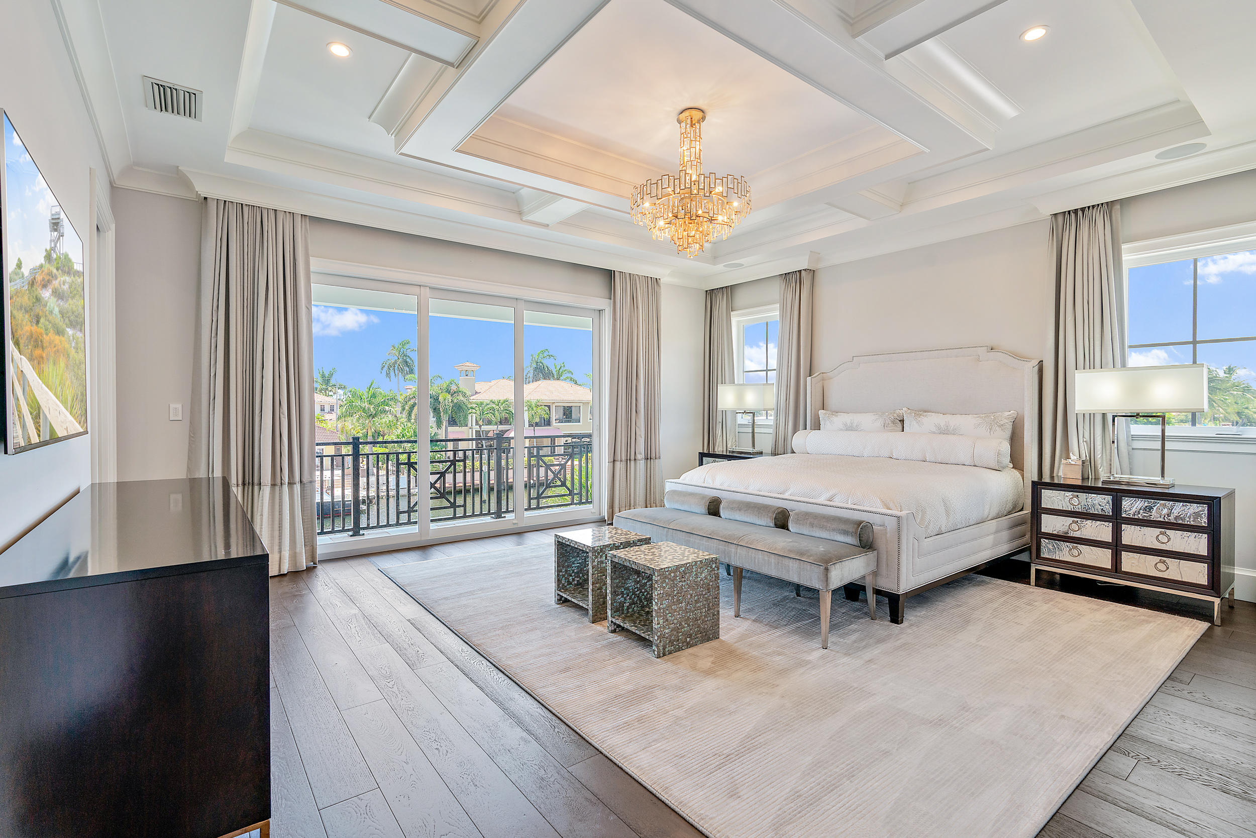 LIGHTHOUSE POINT - Residential