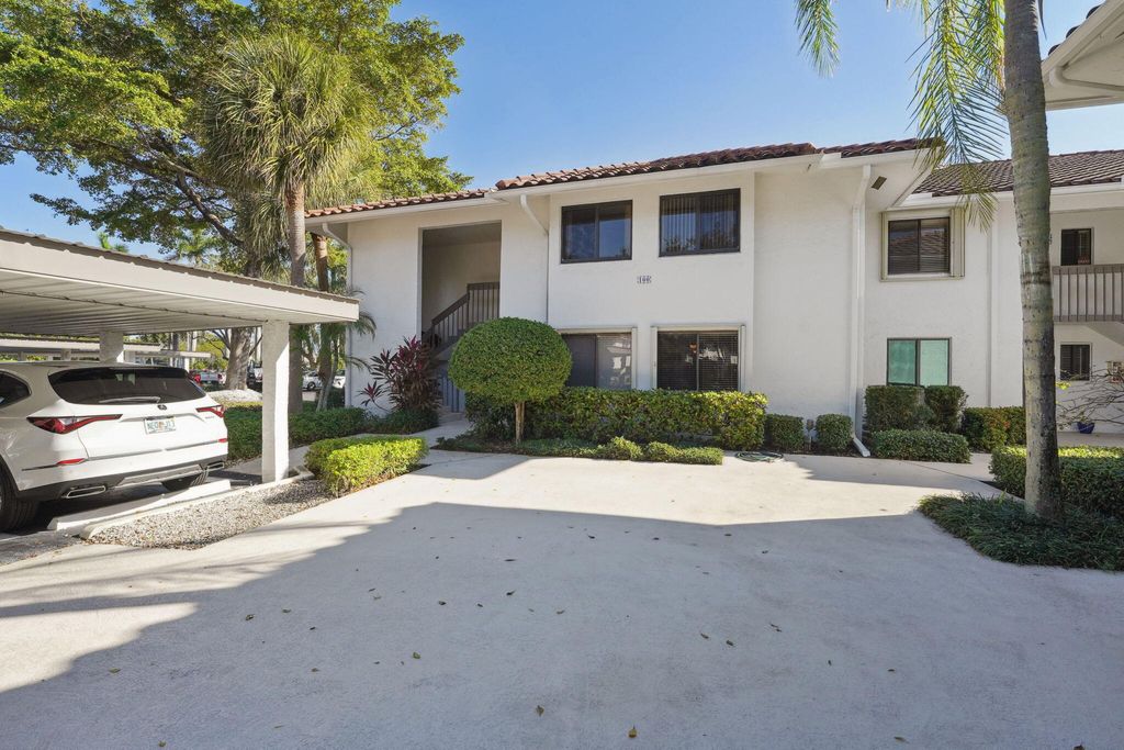 Photo of 100 Pelican Pointe Drive #101, Delray Beach, FL 33483 (MLS # B26025836)
