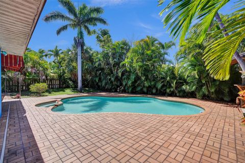 A home in Lauderdale By The Sea