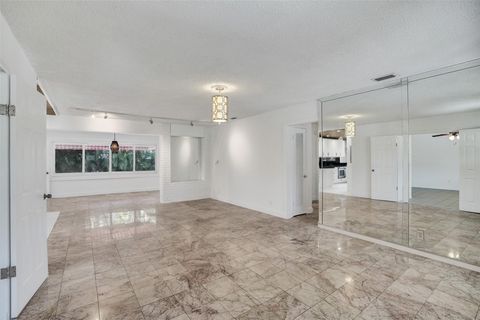 Single Family Residence in Lauderdale By The Sea FL 245 Tradewinds Ave Ave 7.jpg