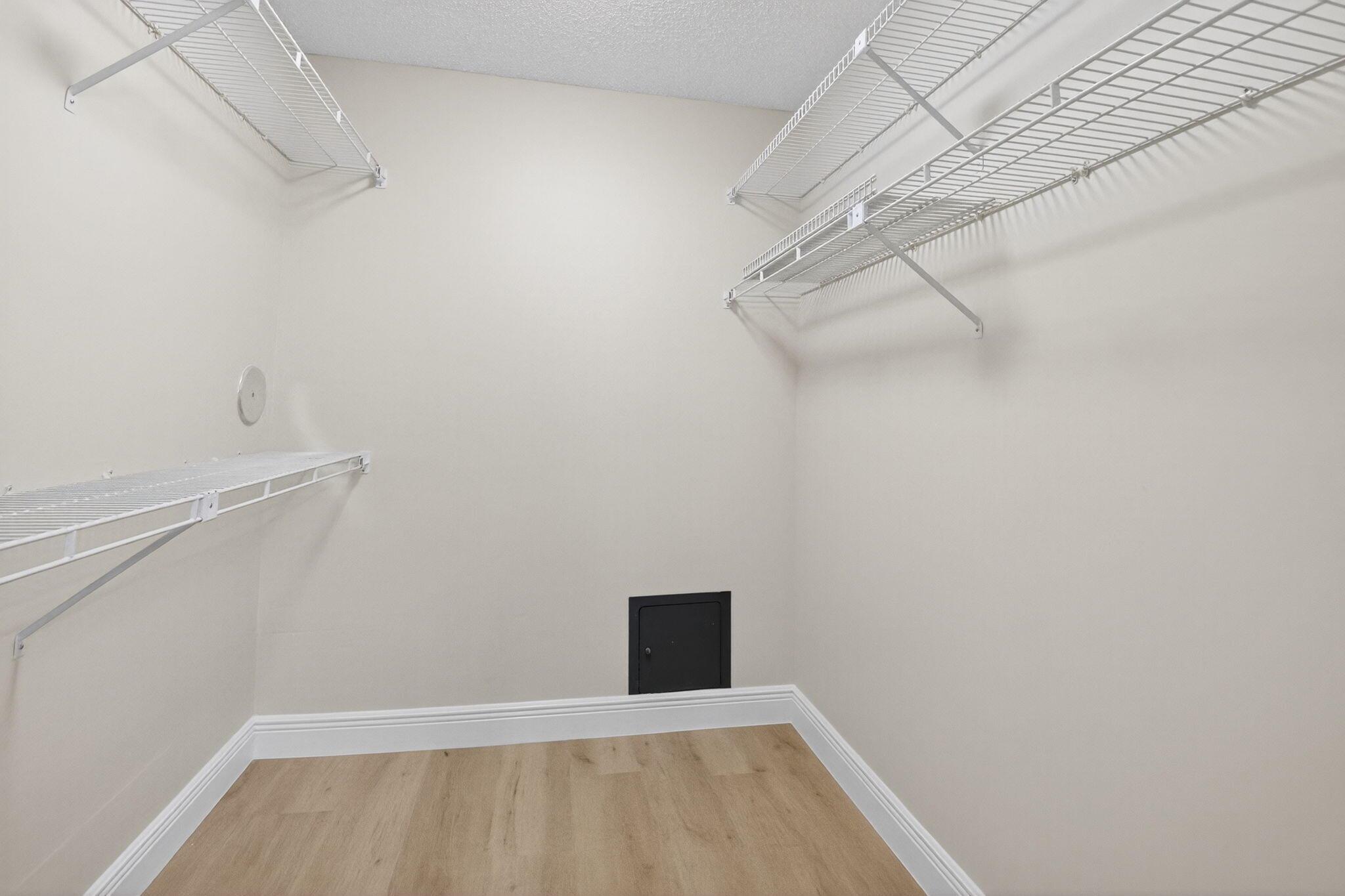 WATERSEDGE AT THE LAKES O - Residential Lease