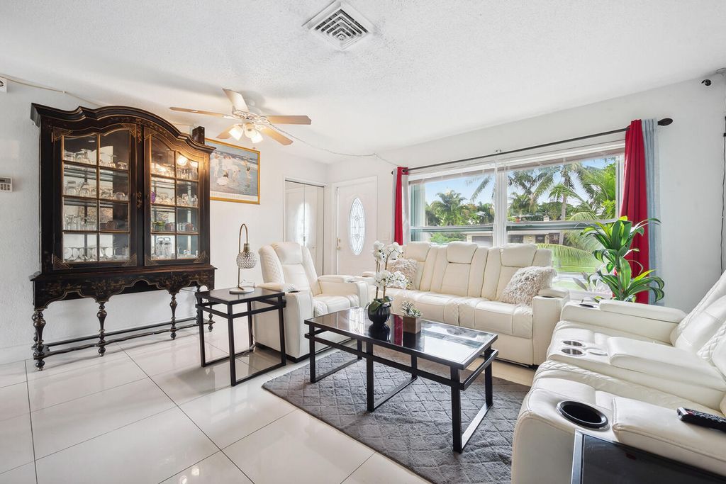Photo of 3266 Florida Blvd, Palm Beach Gardens, FL 33410 (MLS # R11002366)