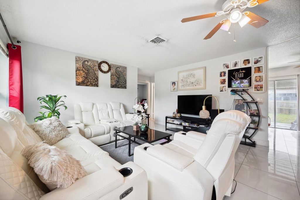 Photo of 3266 Florida Blvd, Palm Beach Gardens, FL 33410 (MLS # R11002366)