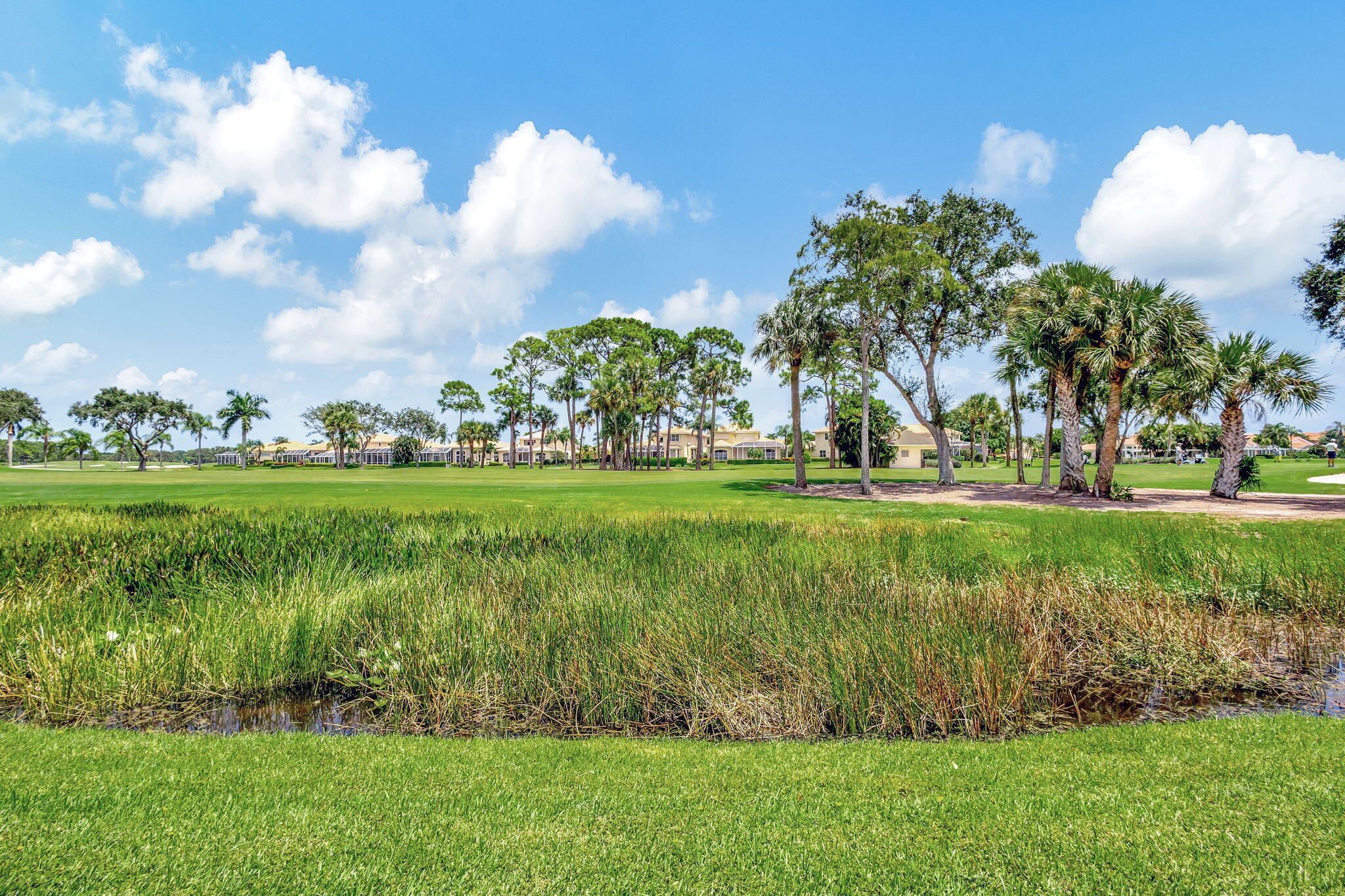 527 Prestwick Circle