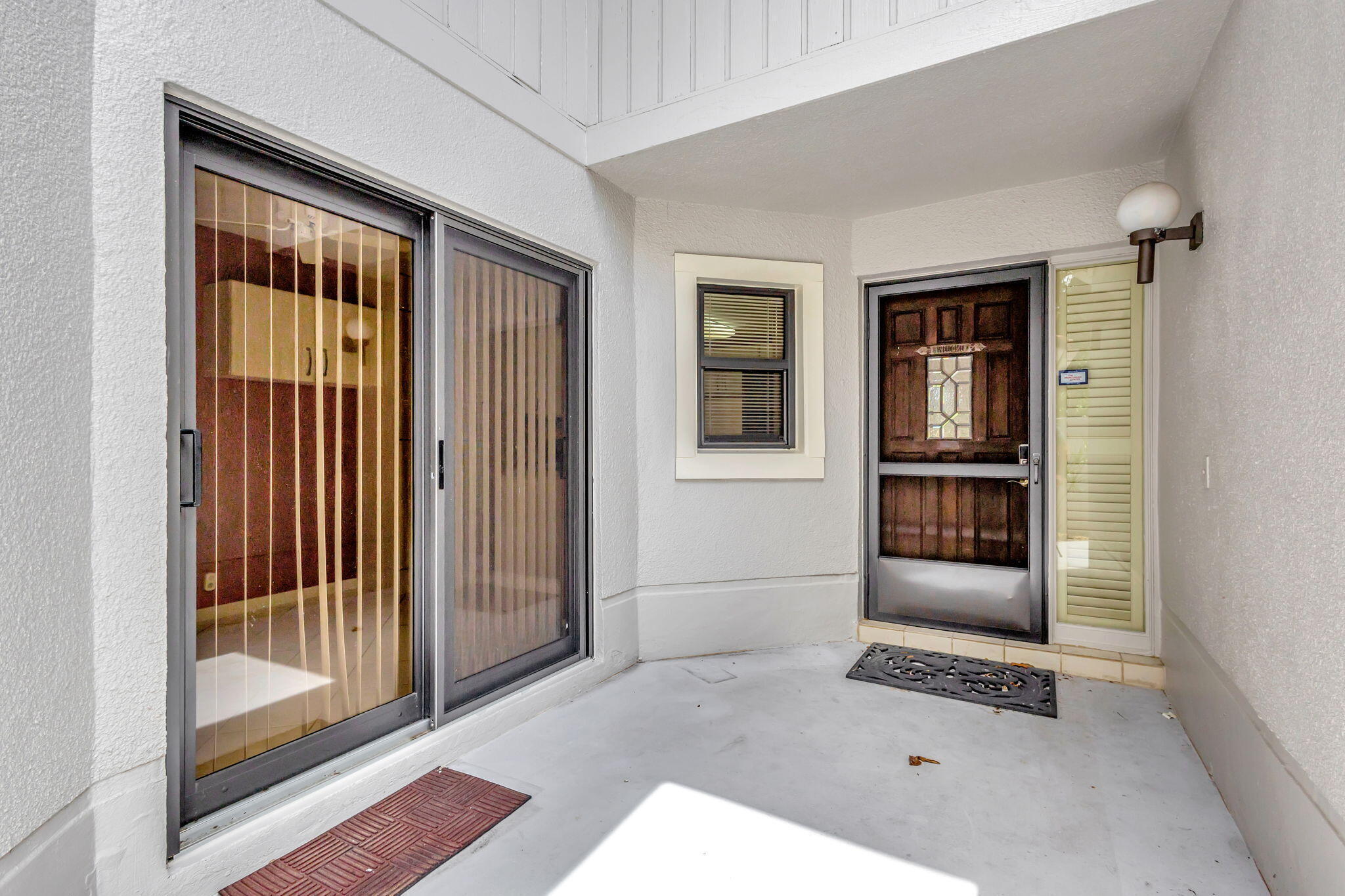 527 Prestwick Circle