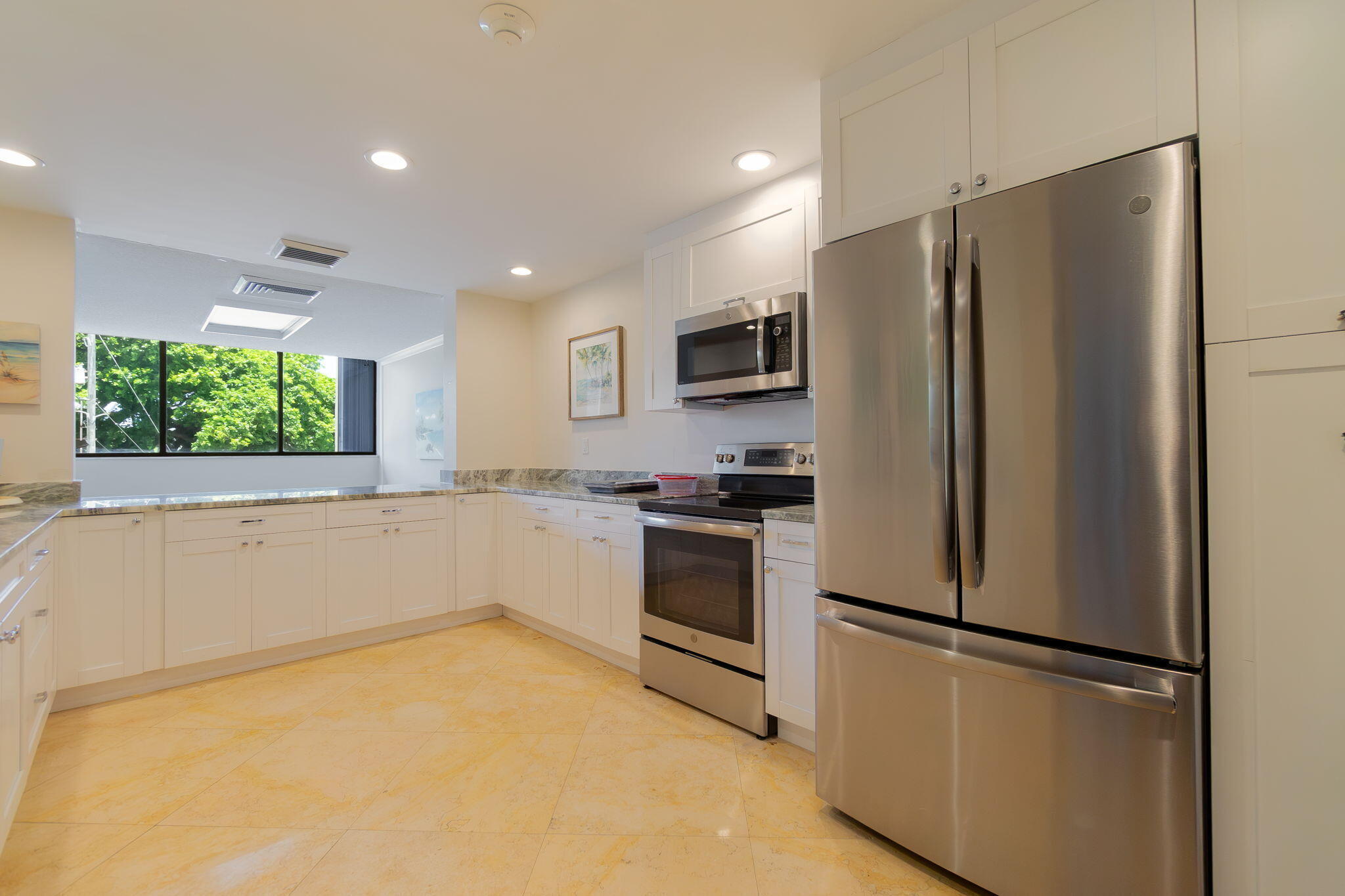 PALM BEACH HOUSE CONDO - Residential