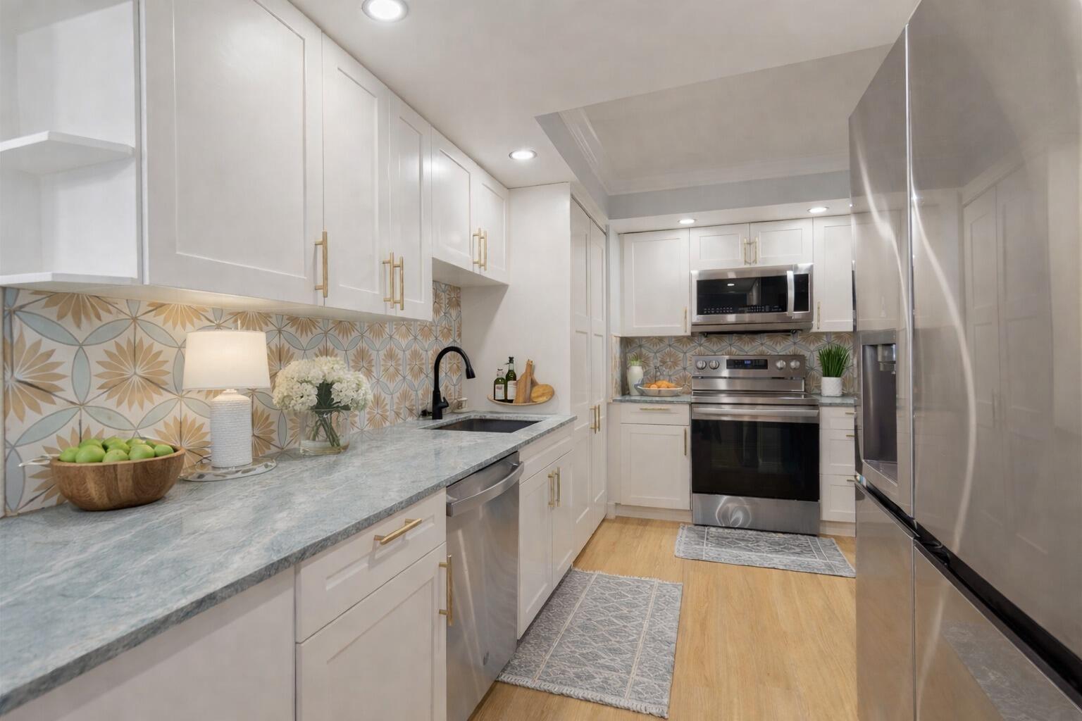 PALM BEACH HOUSE CONDO - Residential