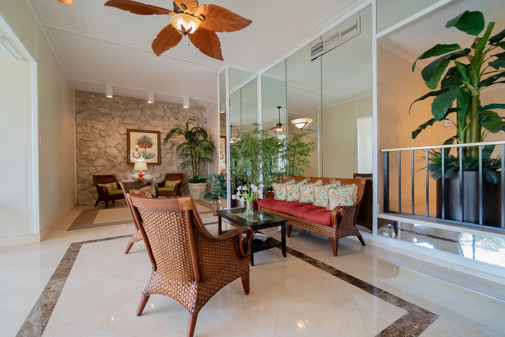 PALM BEACH HOUSE CONDO - Residential
