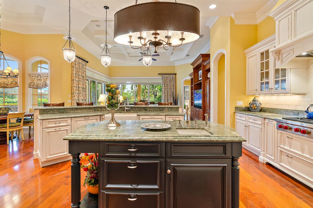 JUPITER HILLS VILLAGE PH I - Residential