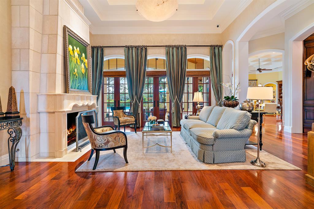 JUPITER HILLS VILLAGE PH I - Residential