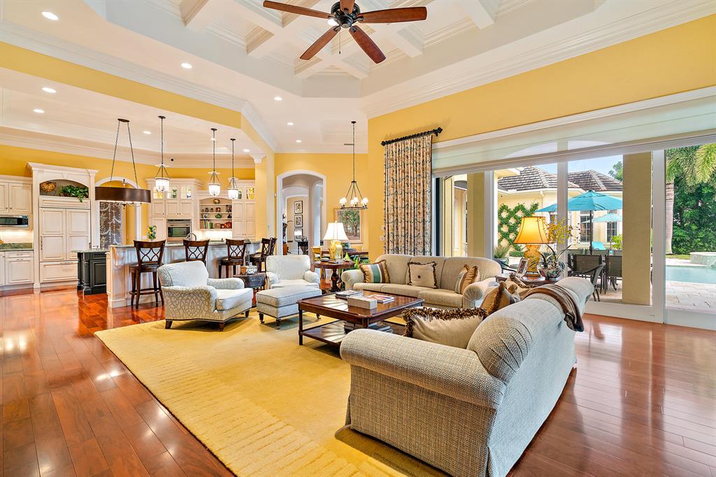 JUPITER HILLS VILLAGE PH I - Residential