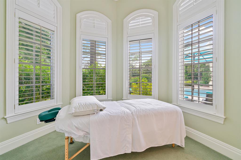 JUPITER HILLS VILLAGE PH I - Residential