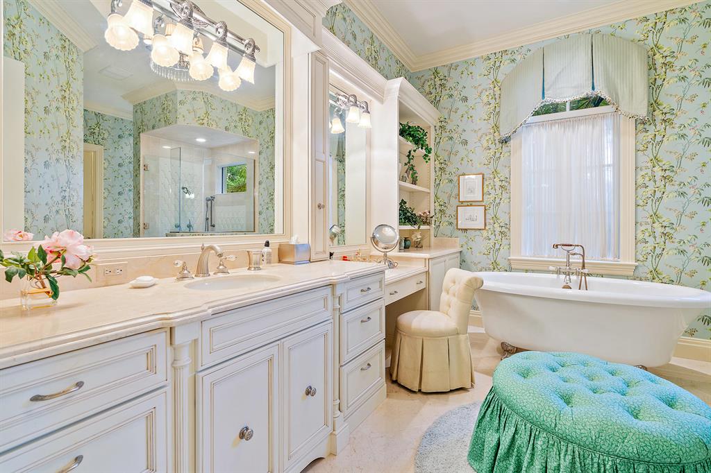 JUPITER HILLS VILLAGE PH I - Residential