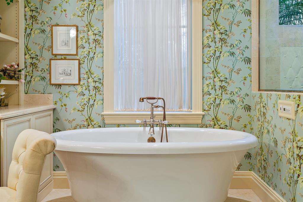 JUPITER HILLS VILLAGE PH I - Residential