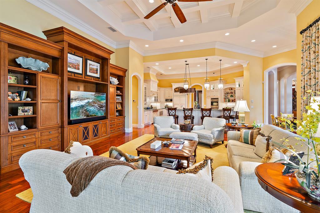 JUPITER HILLS VILLAGE PH I - Residential