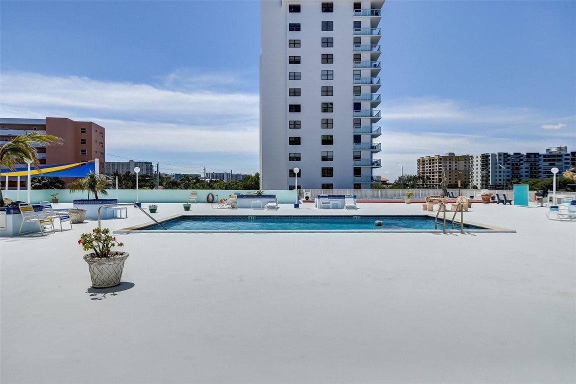 INTRACOASTAL TOWER CONDO - Residential