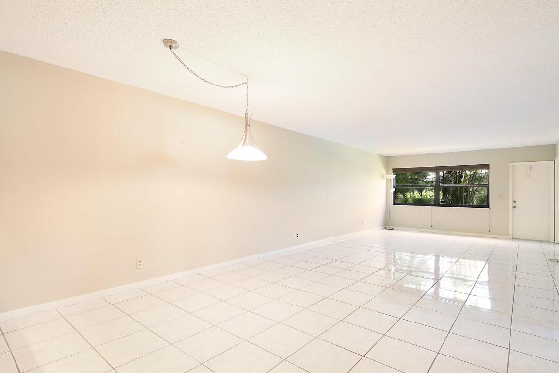 DELRAY OAKS CONDO - Residential