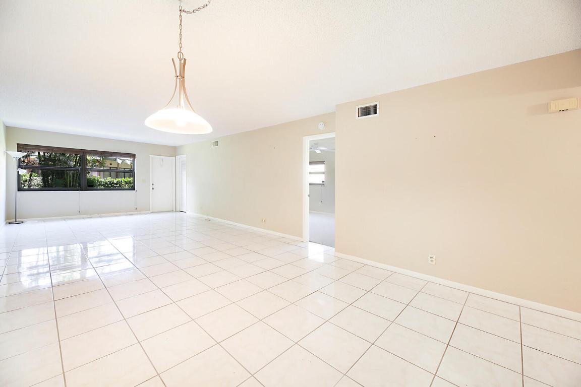 DELRAY OAKS CONDO - Residential