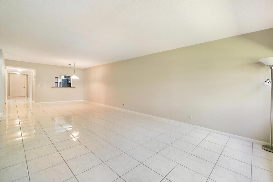 DELRAY OAKS CONDO - Residential