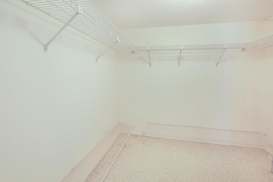 DELRAY OAKS CONDO - Residential