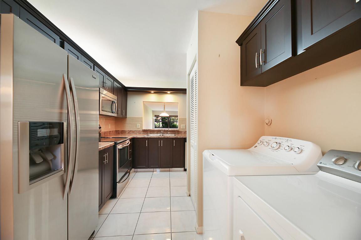 DELRAY OAKS CONDO - Residential