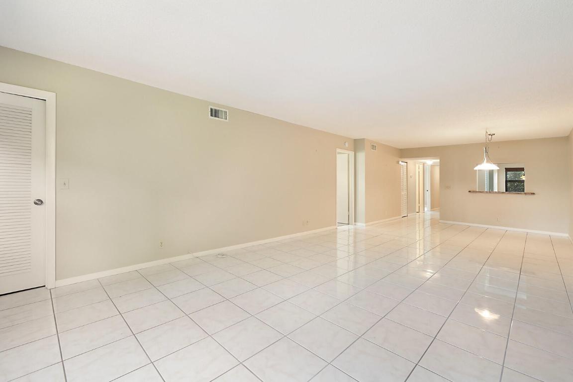 DELRAY OAKS CONDO - Residential