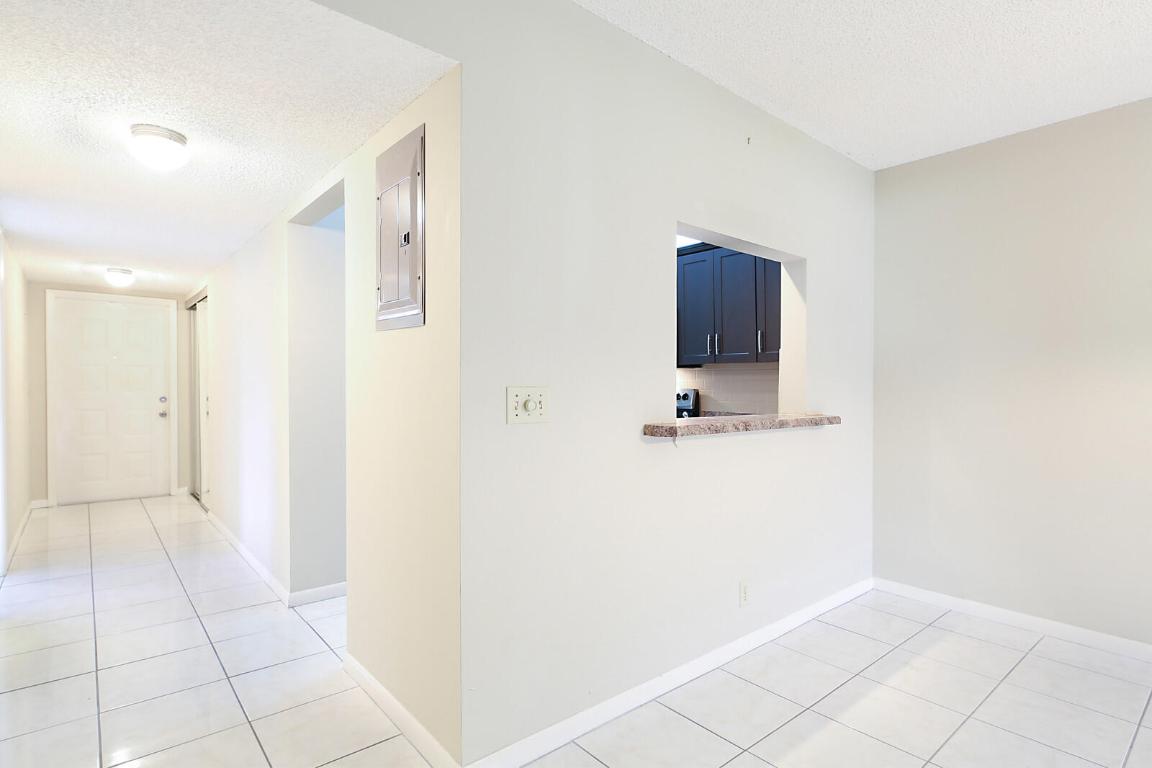DELRAY OAKS CONDO - Residential