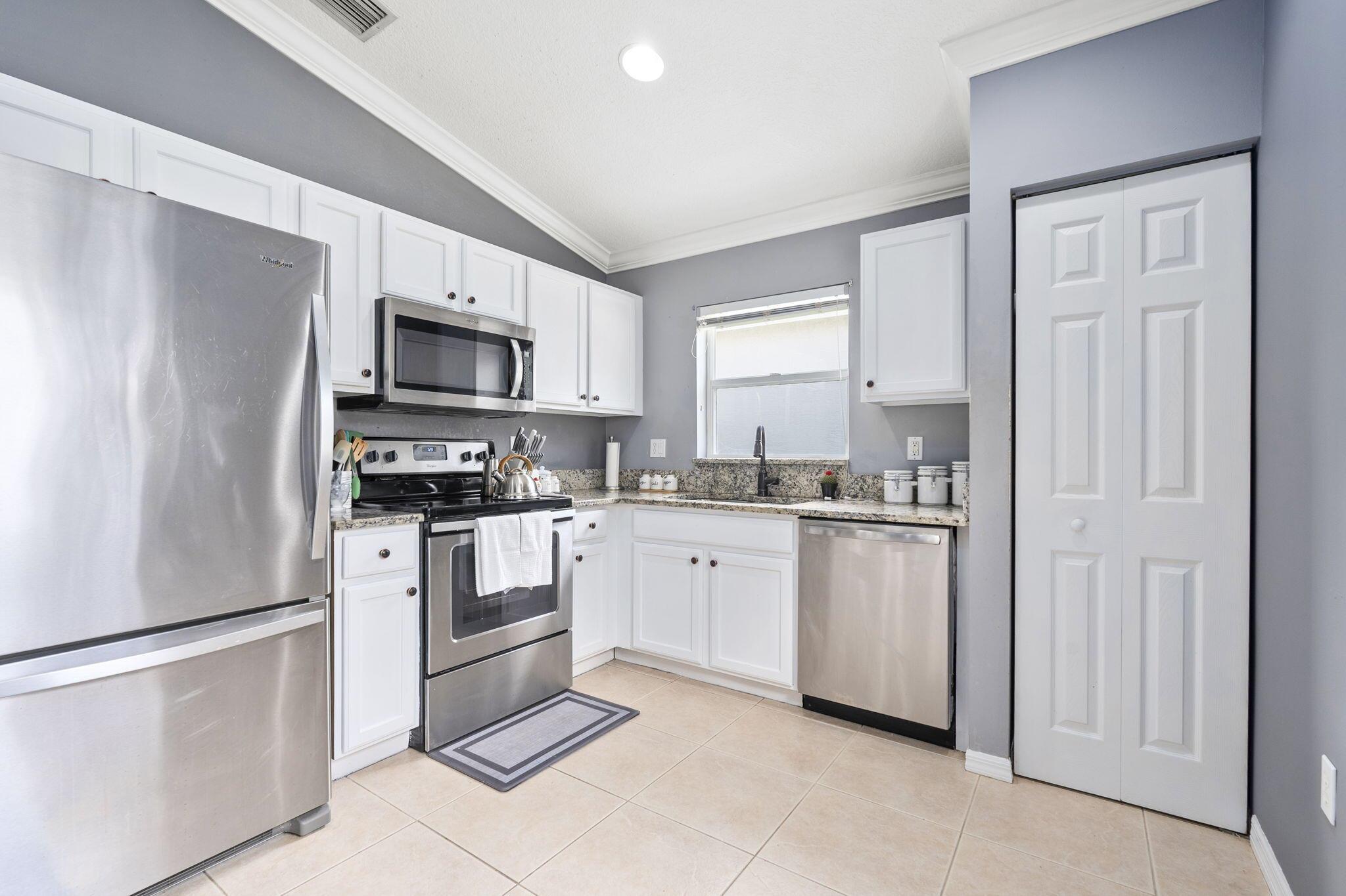 LAKEFOREST - Residential