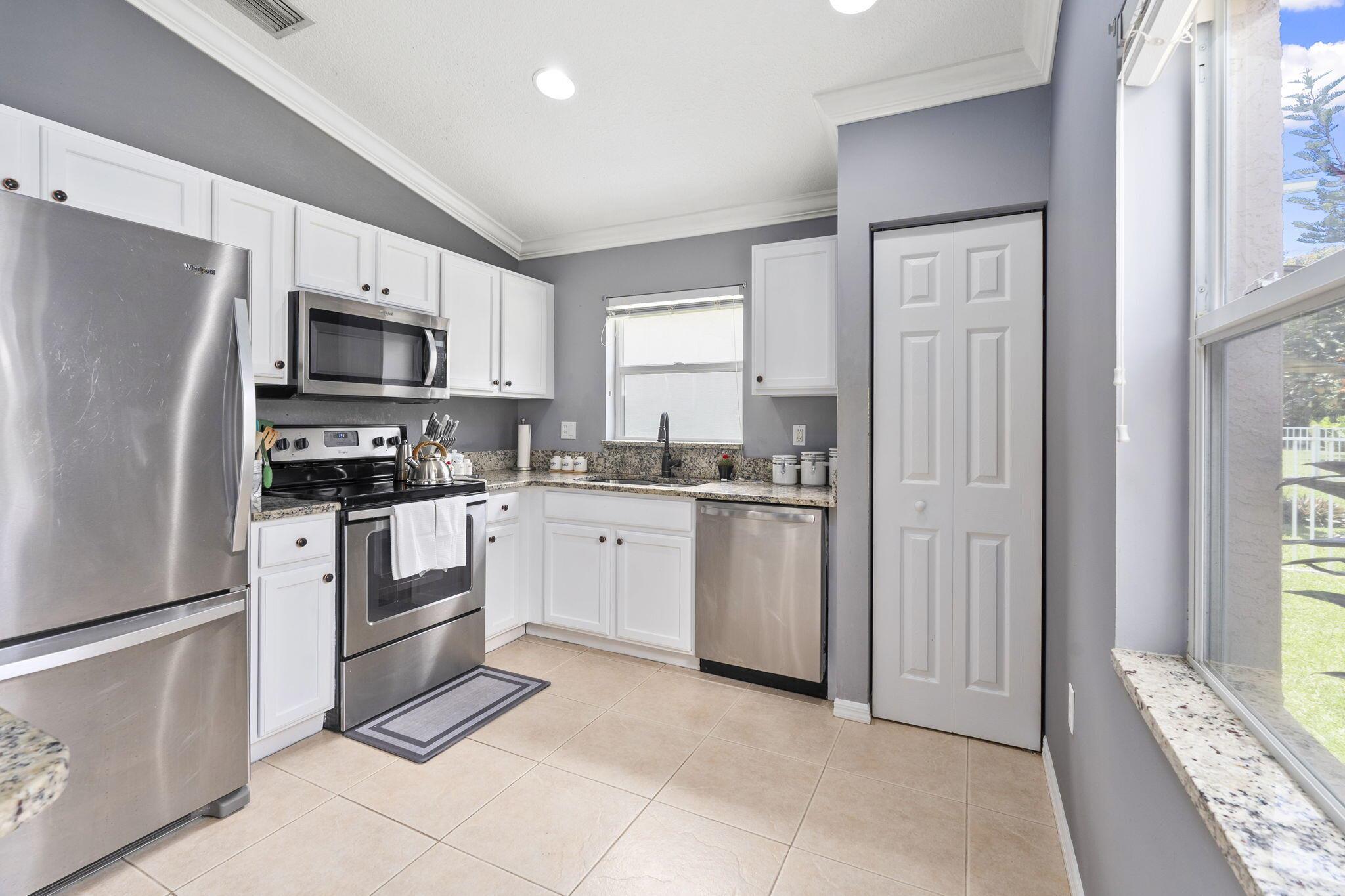 LAKEFOREST - Residential