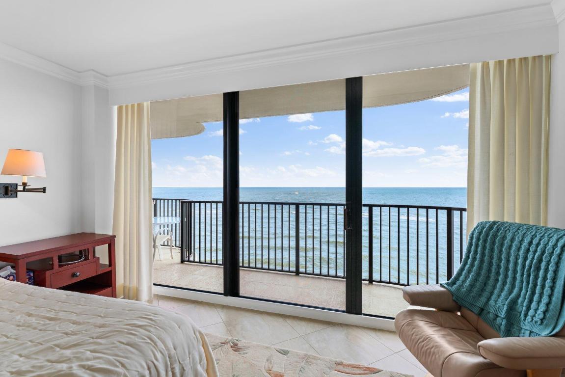 TEQUESTA TOWERS CONDO - Residential