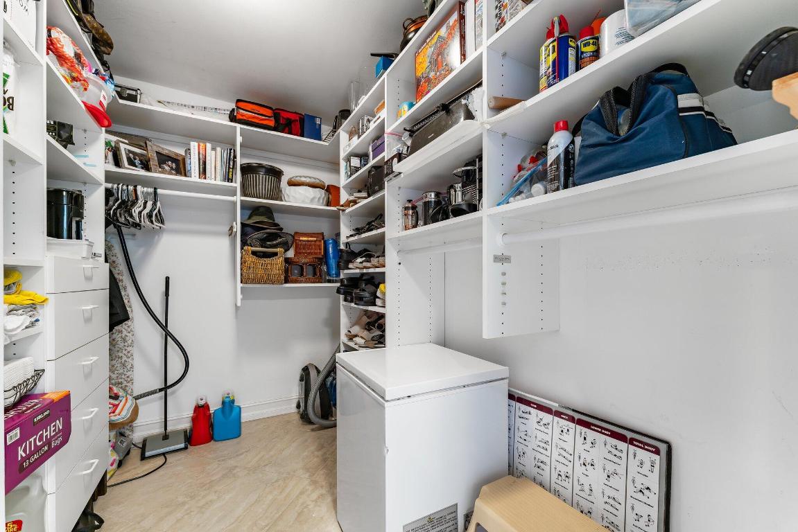 TEQUESTA TOWERS CONDO - Residential