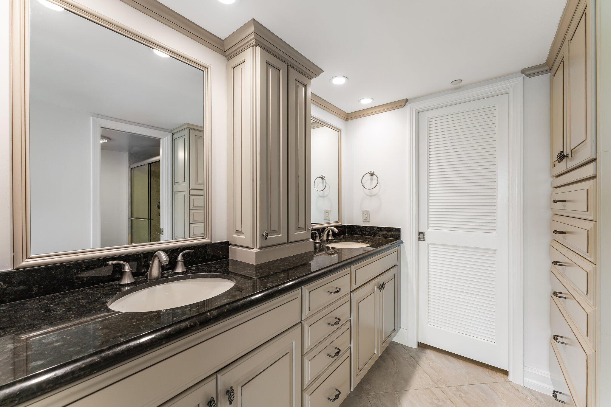 TEQUESTA TOWERS CONDO - Residential