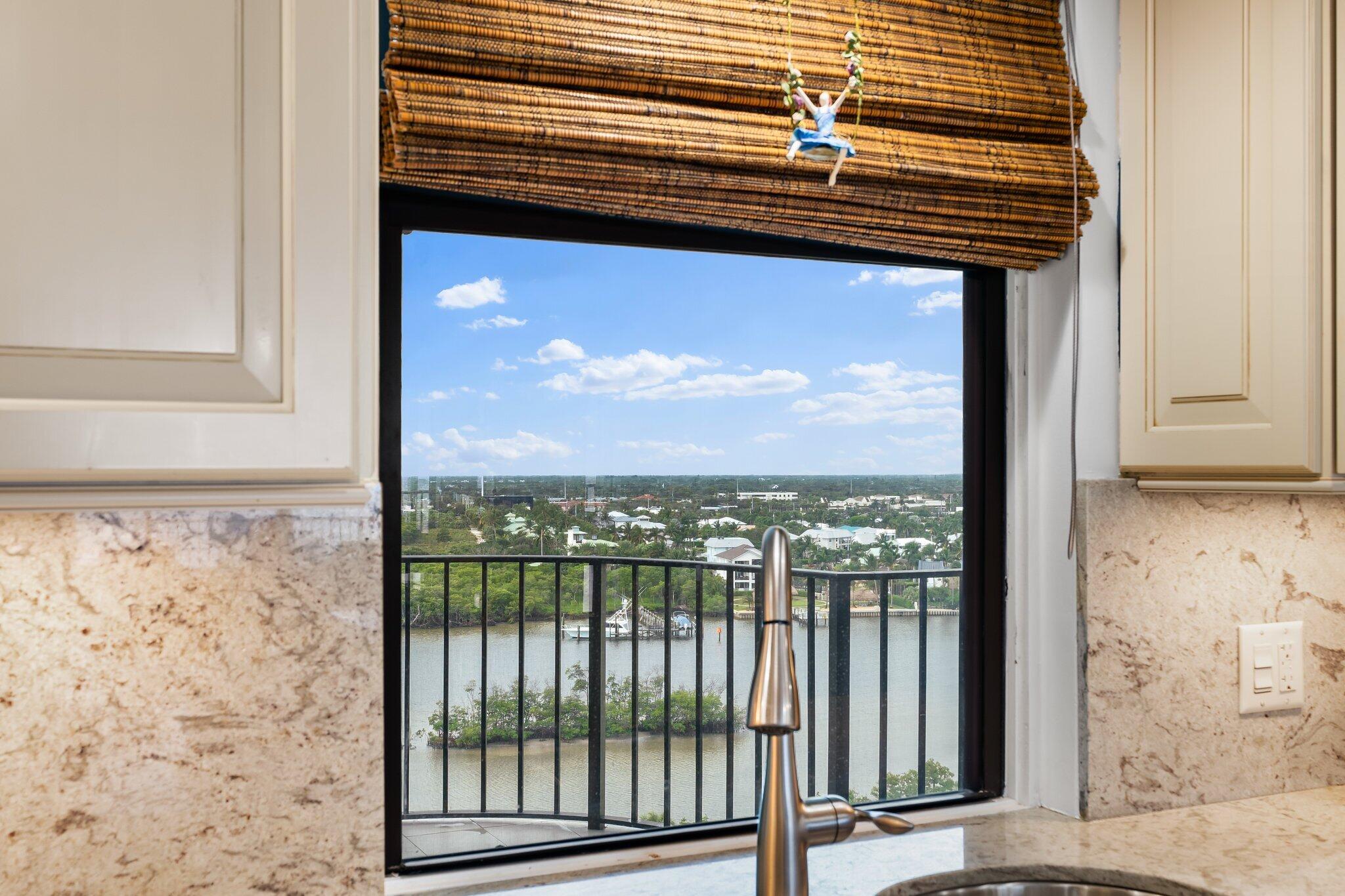 TEQUESTA TOWERS CONDO - Residential