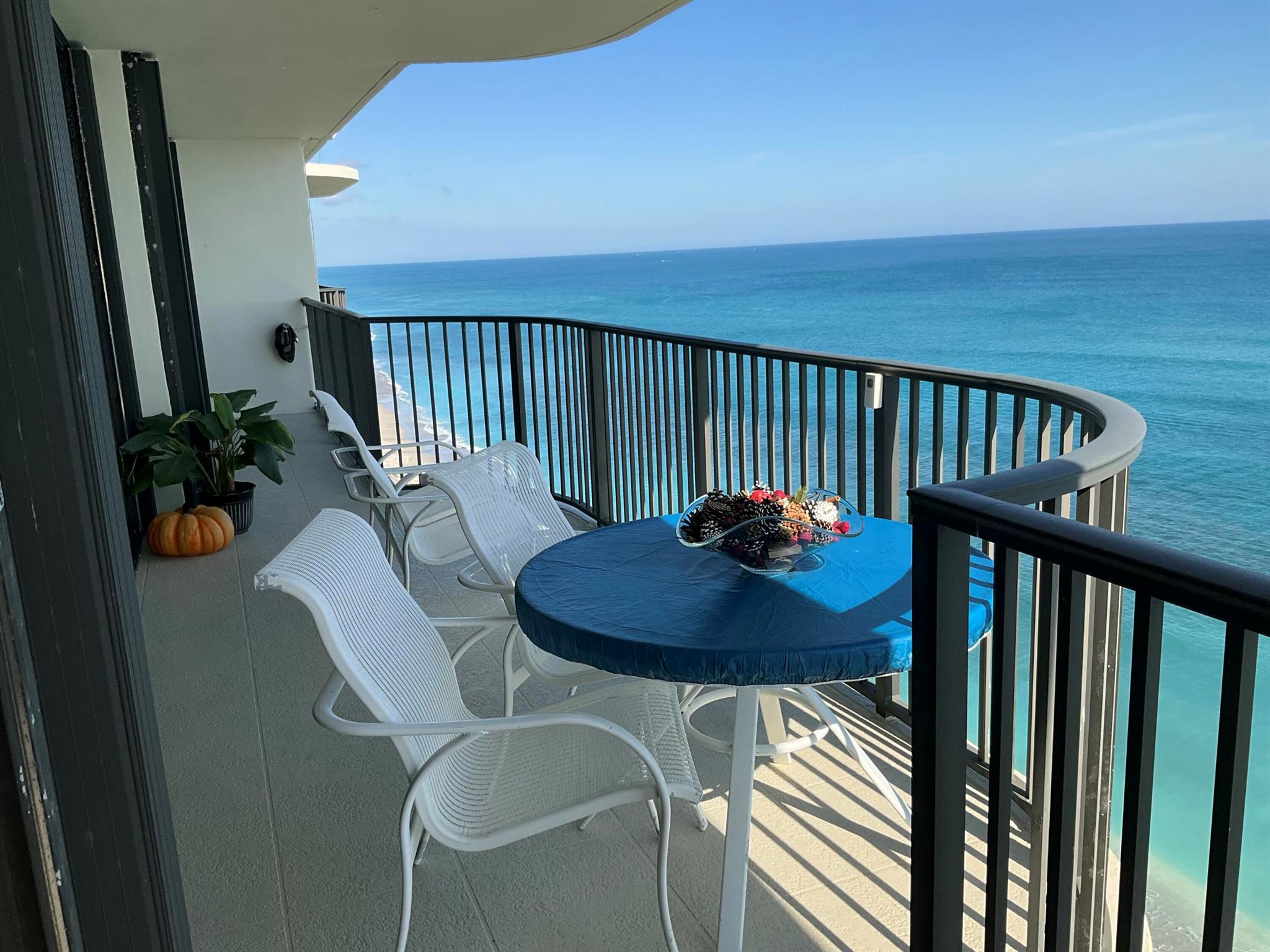TEQUESTA TOWERS CONDO - Residential
