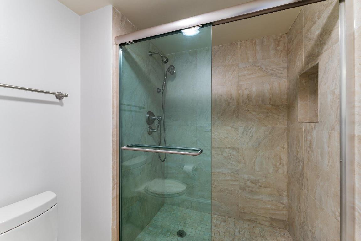 TEQUESTA TOWERS CONDO - Residential