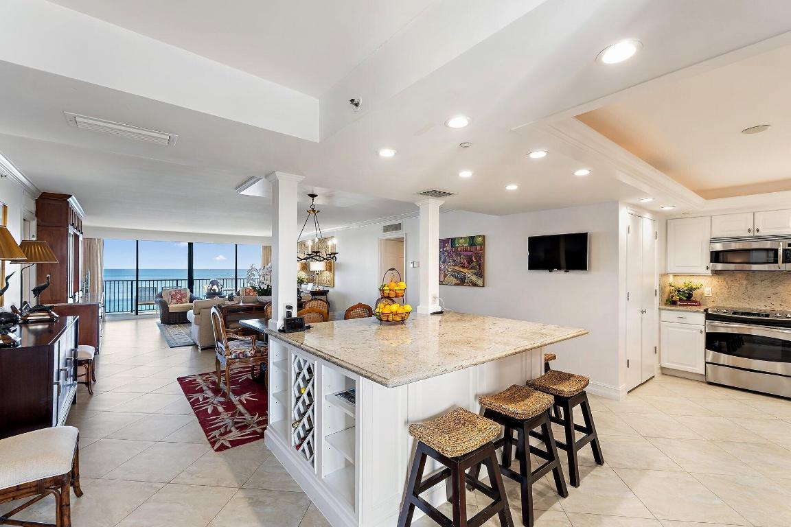 TEQUESTA TOWERS CONDO - Residential