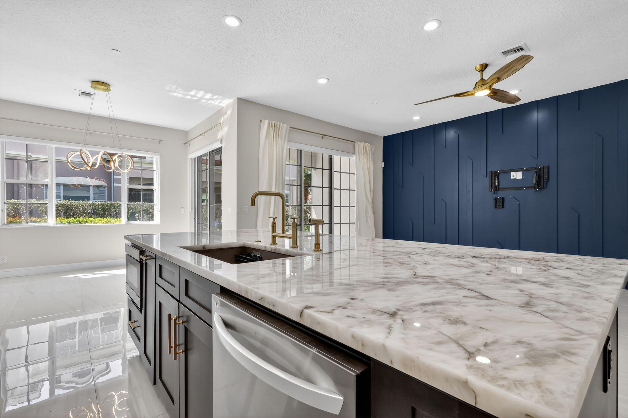 CARRIAGE POINTE TOWNHOMES PUD - Residential