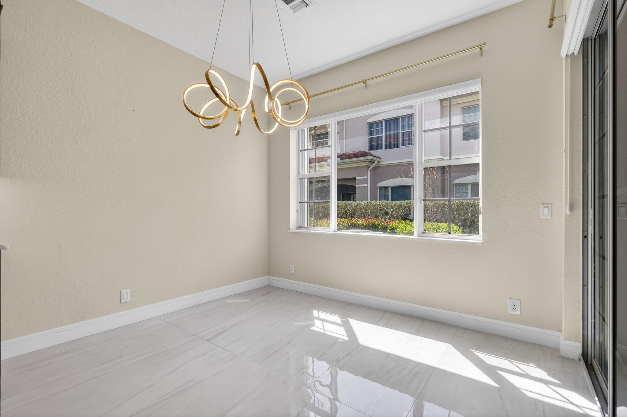 CARRIAGE POINTE TOWNHOMES PUD - Residential