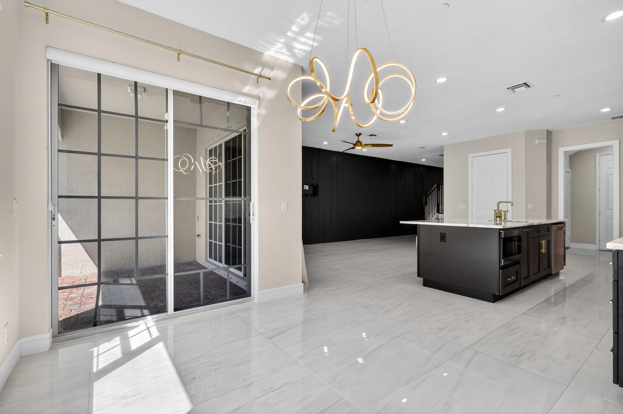 CARRIAGE POINTE TOWNHOMES PUD - Residential