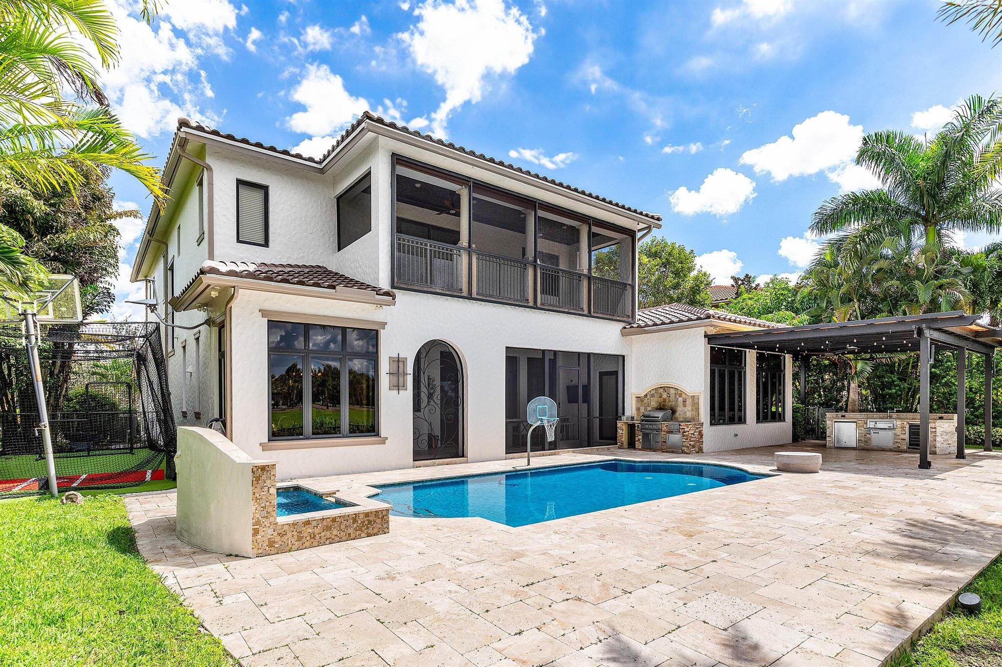 PARKLAND GOLF AND COUNTRY - Residential