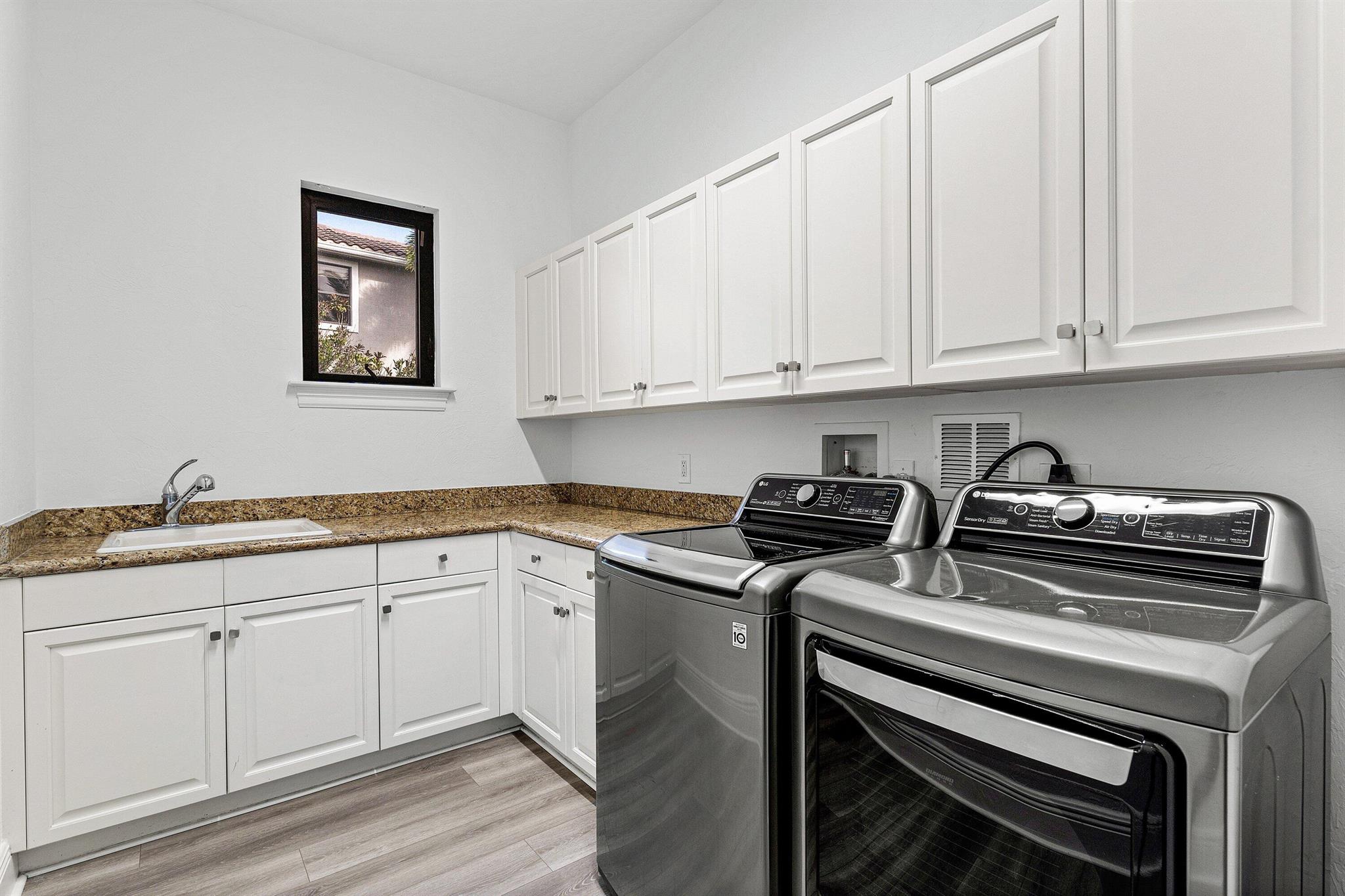 PARKLAND GOLF AND COUNTRY - Residential