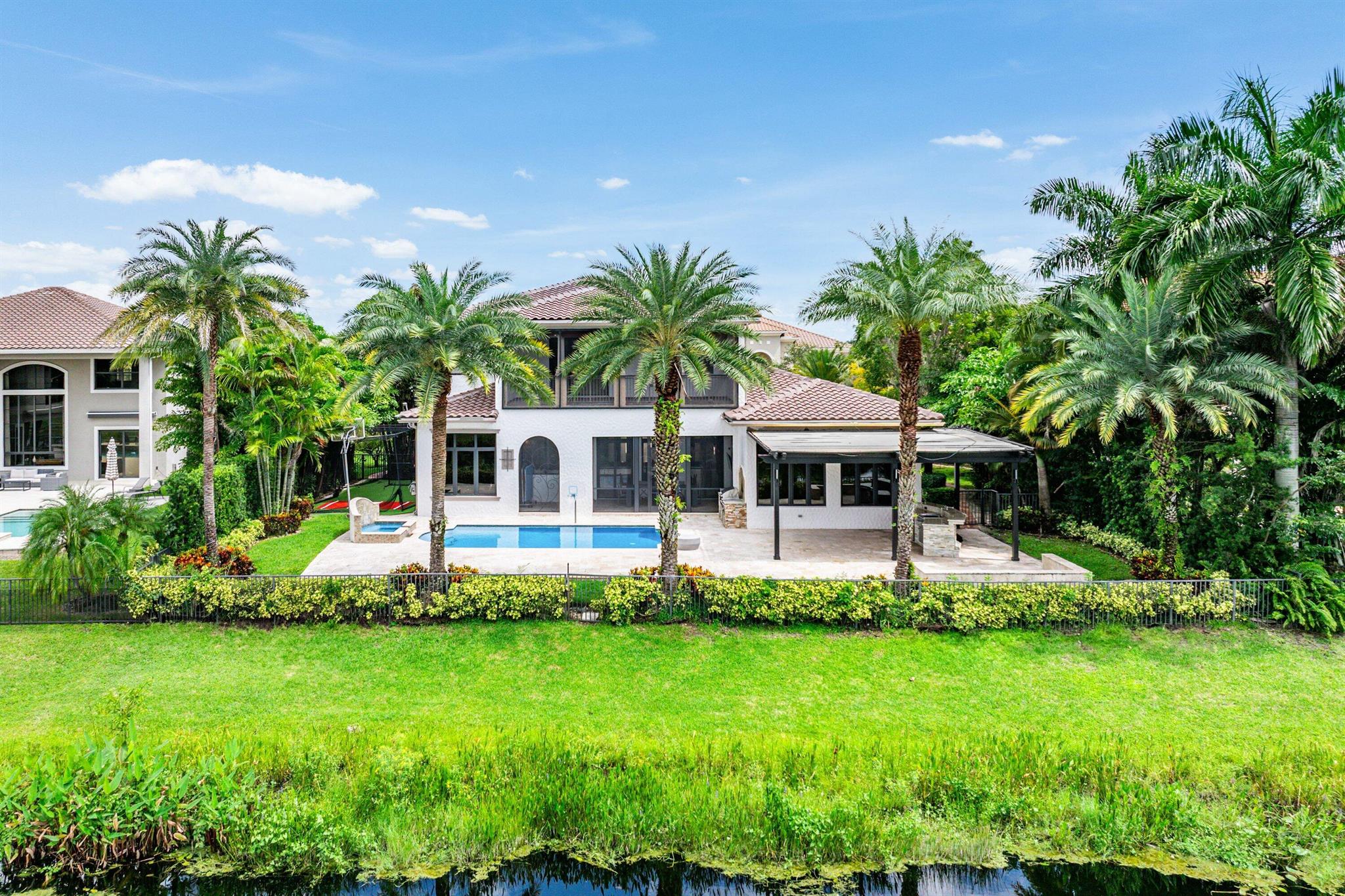 PARKLAND GOLF AND COUNTRY - Residential