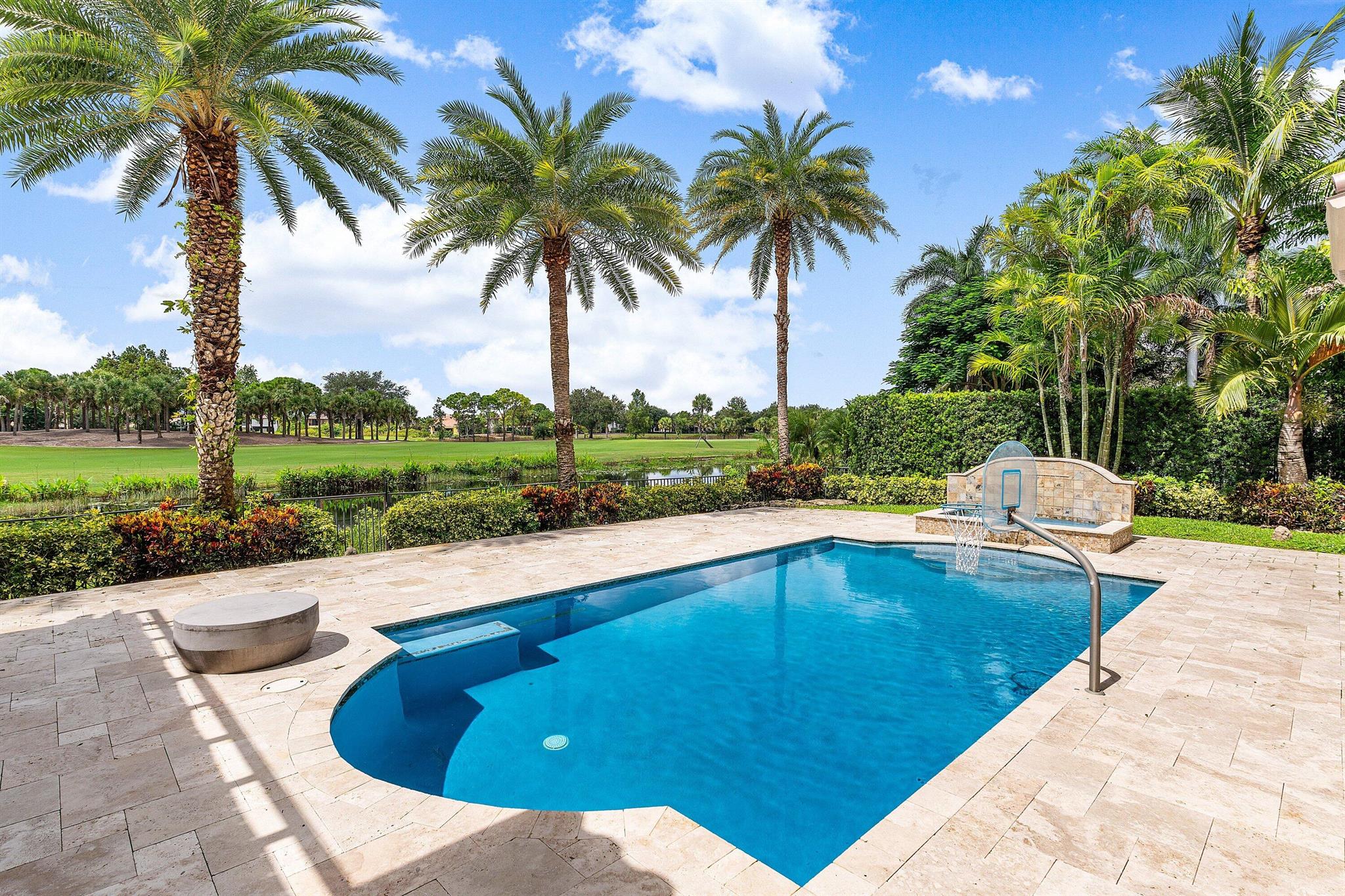 PARKLAND GOLF AND COUNTRY - Residential