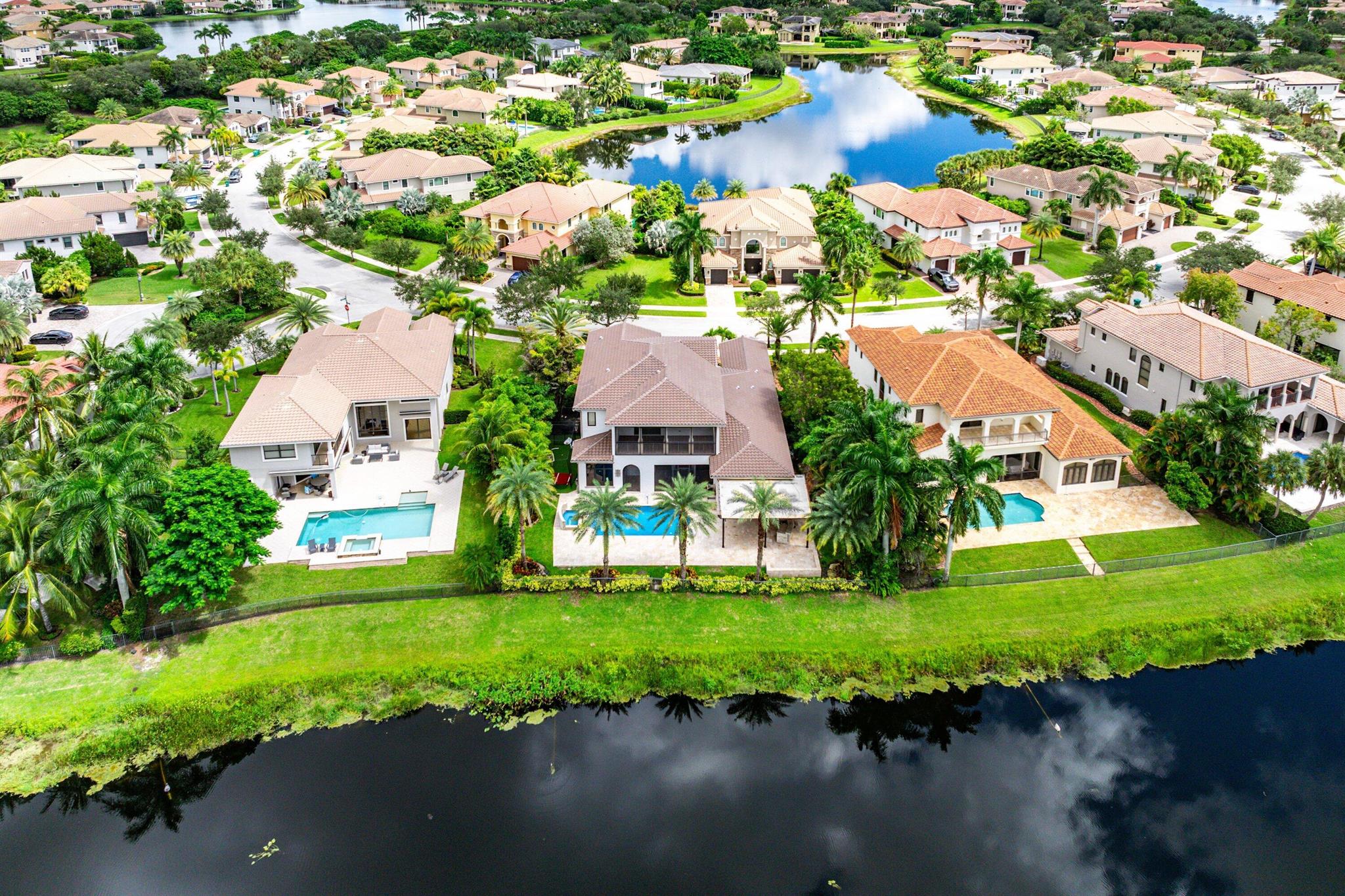 PARKLAND GOLF AND COUNTRY - Residential