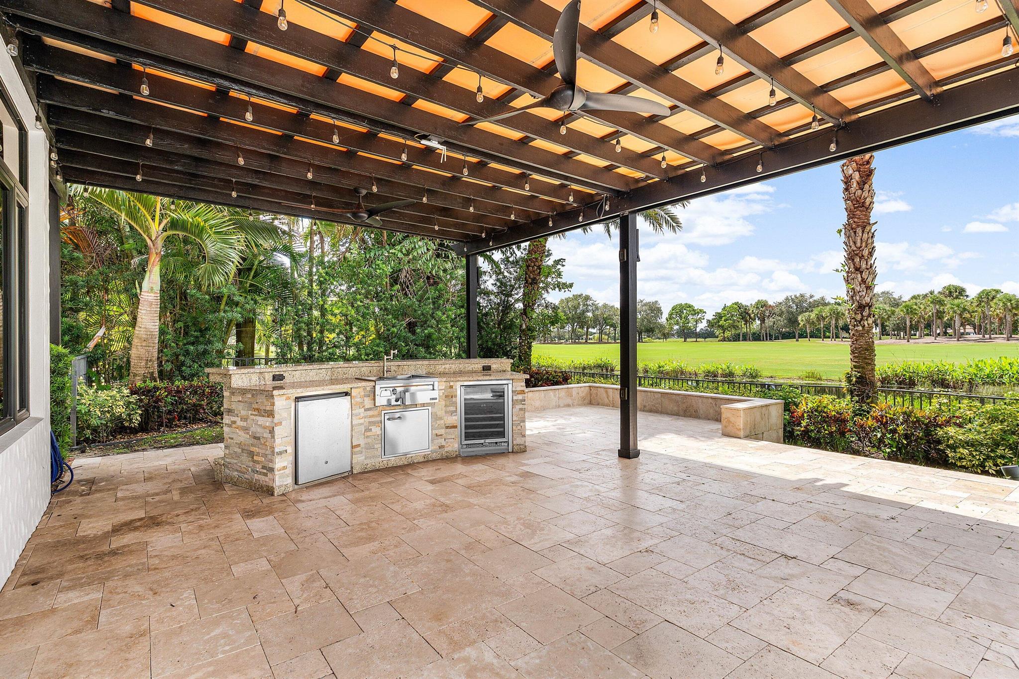 PARKLAND GOLF AND COUNTRY - Residential