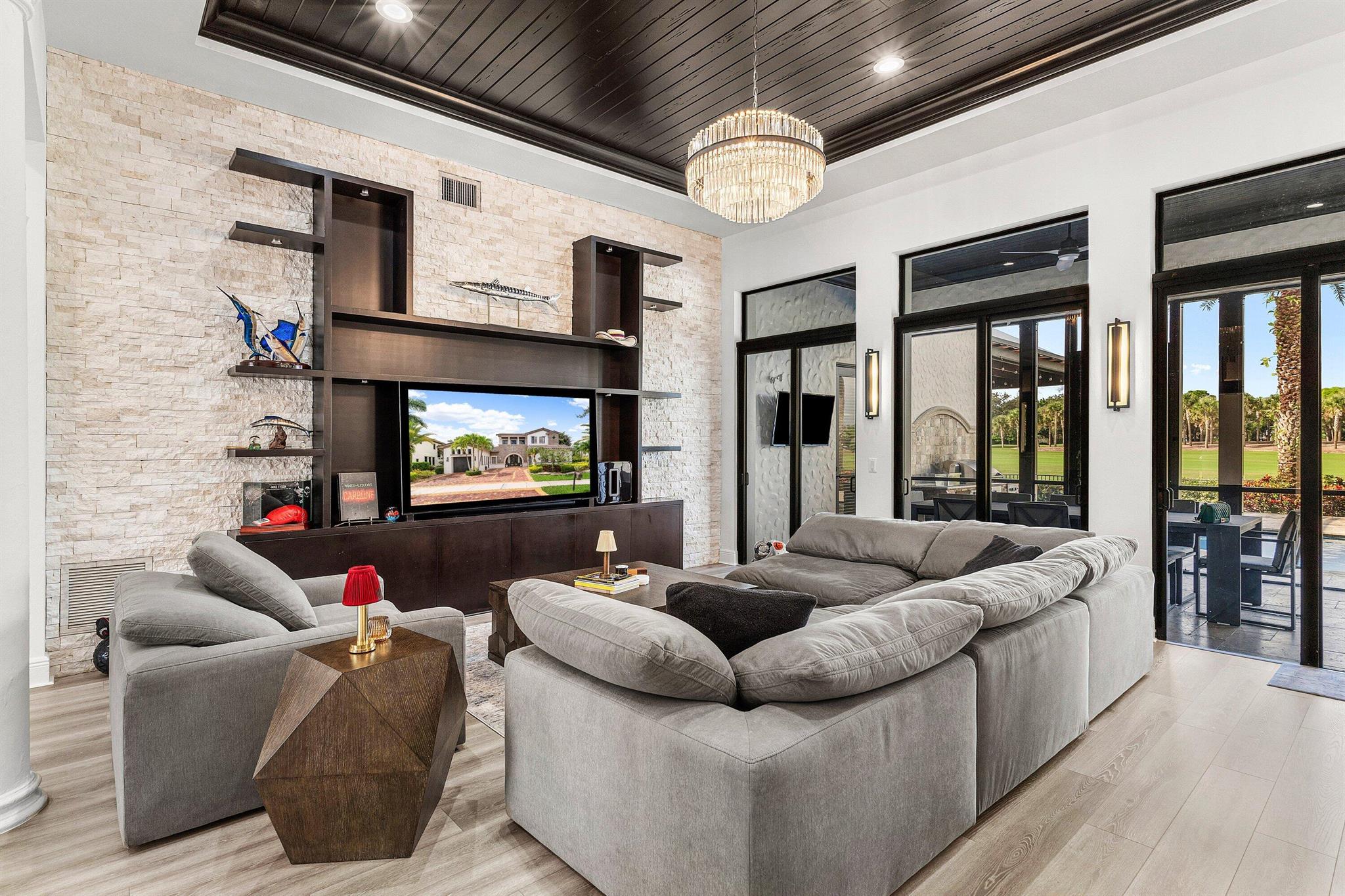 PARKLAND GOLF AND COUNTRY - Residential