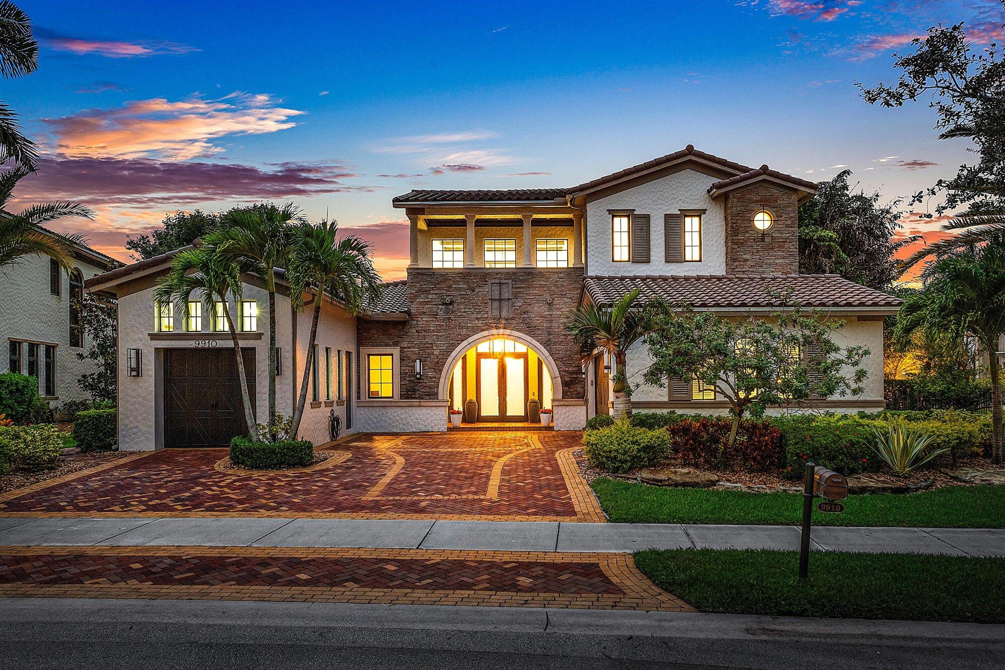 PARKLAND GOLF AND COUNTRY - Residential