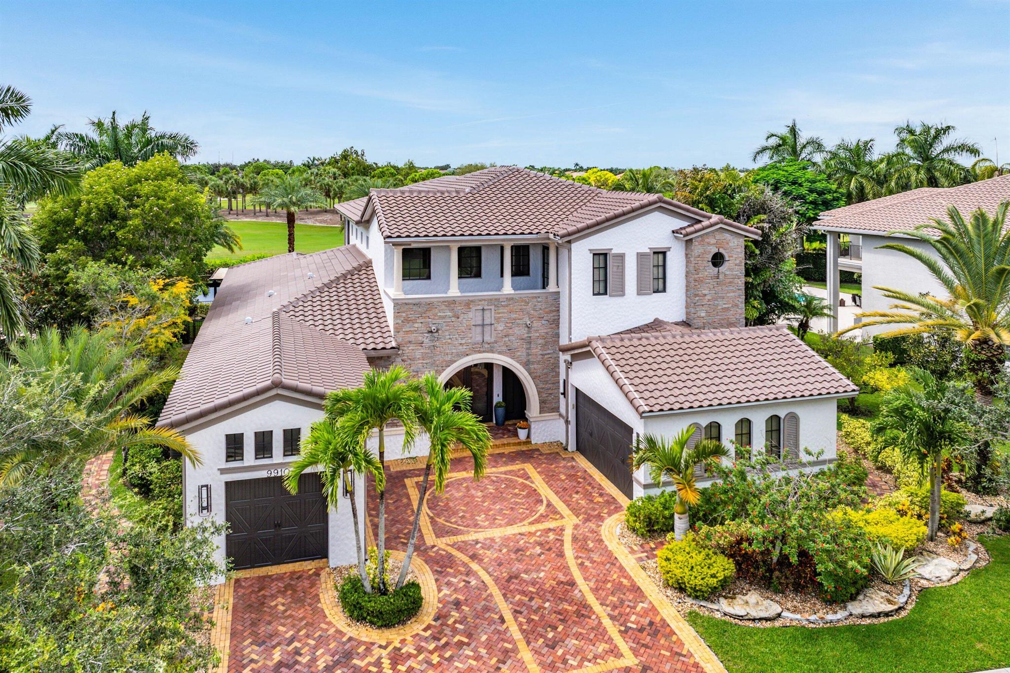 PARKLAND GOLF AND COUNTRY - Residential