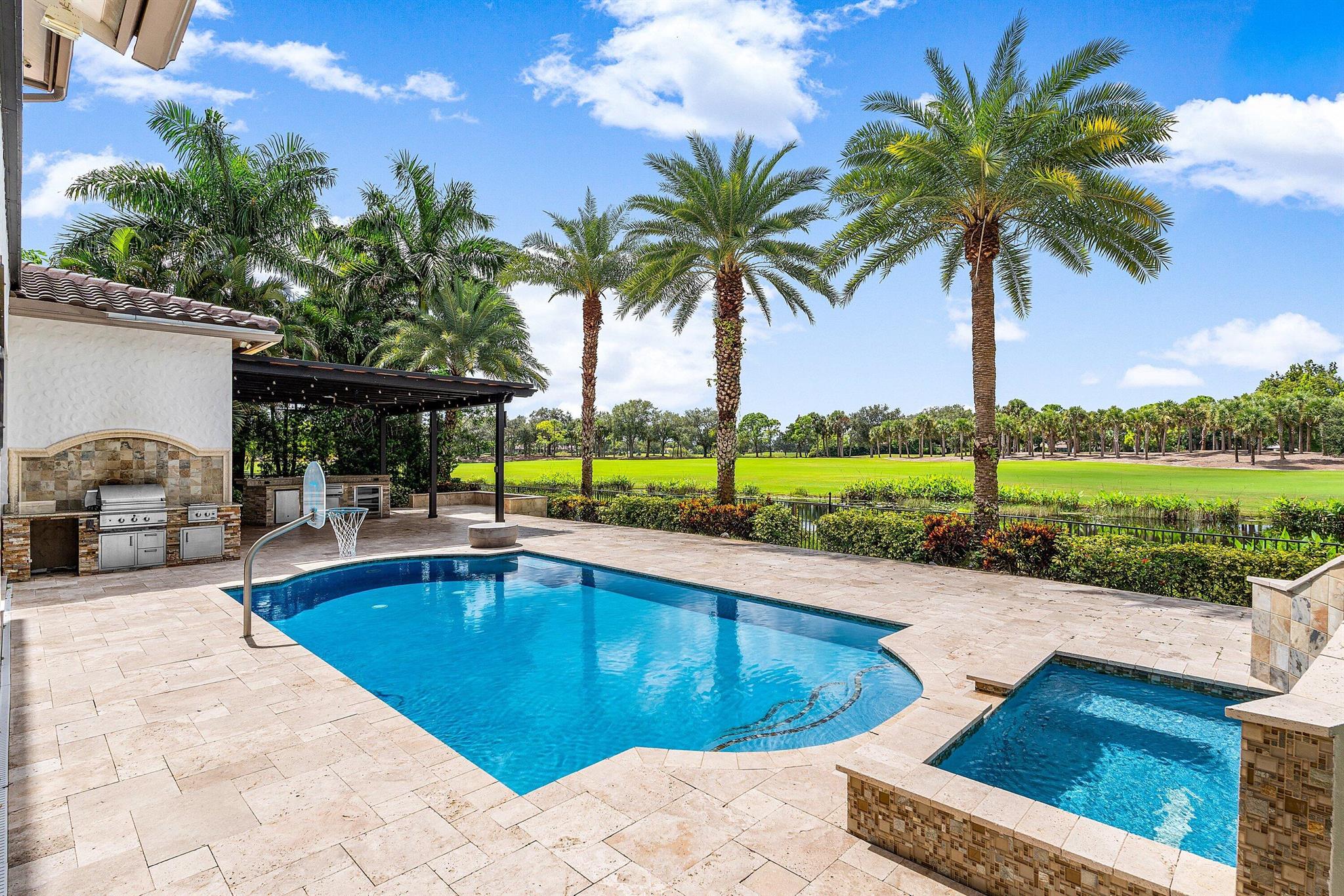 PARKLAND GOLF AND COUNTRY - Residential