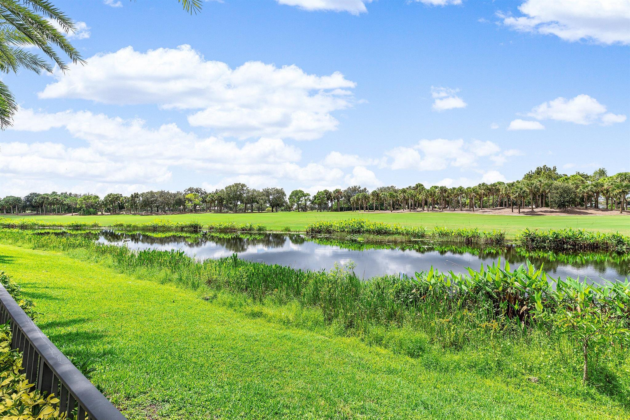 PARKLAND GOLF AND COUNTRY - Residential